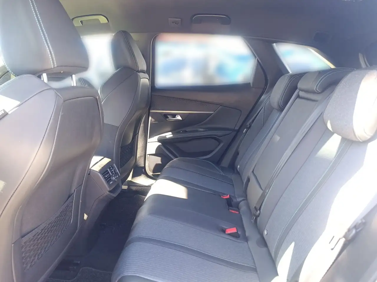 Peugeot 3008 1.2 PureTech 130 Allure Pack ACC KeyLess LM — Galería del vehículo 8