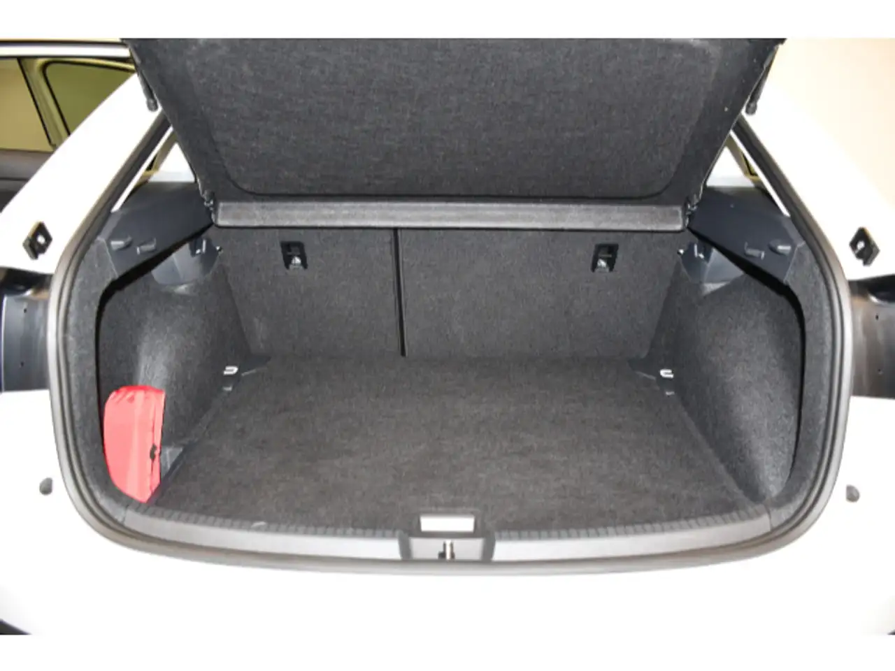 Volkswagen Taigo 1.0 TSI OPF DSG Style "Black Roof" 18"/ACC — Galería del vehículo 10