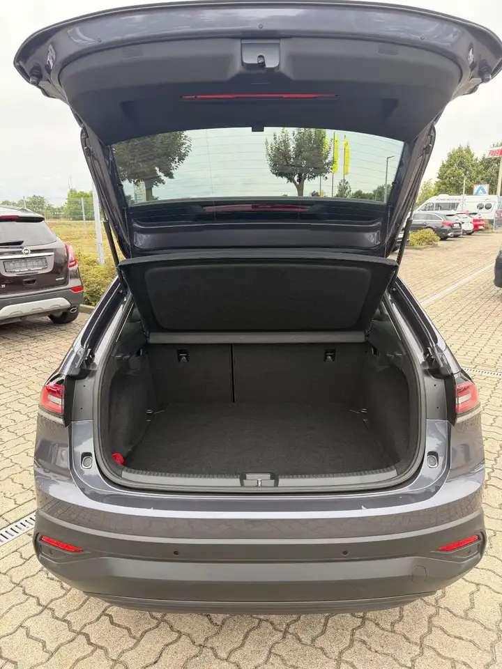 Volkswagen Taigo Life Sitzh. Rückfkam. Carplay — Galerie du véhicule 20