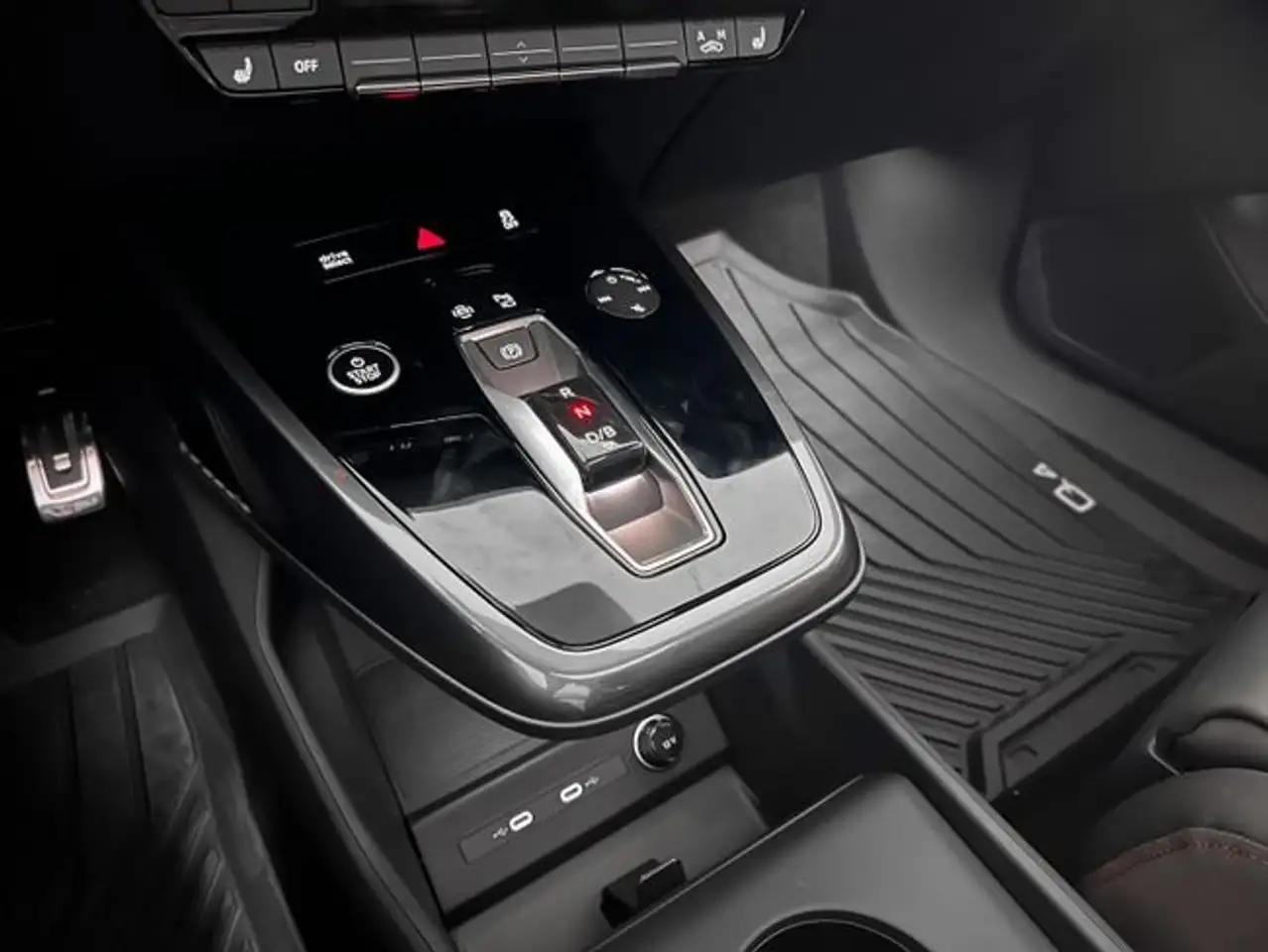 Audi Q4 e-tron Sportback 45 S line 210 kW (285 CV) quattro — معرض صور السيارة 16