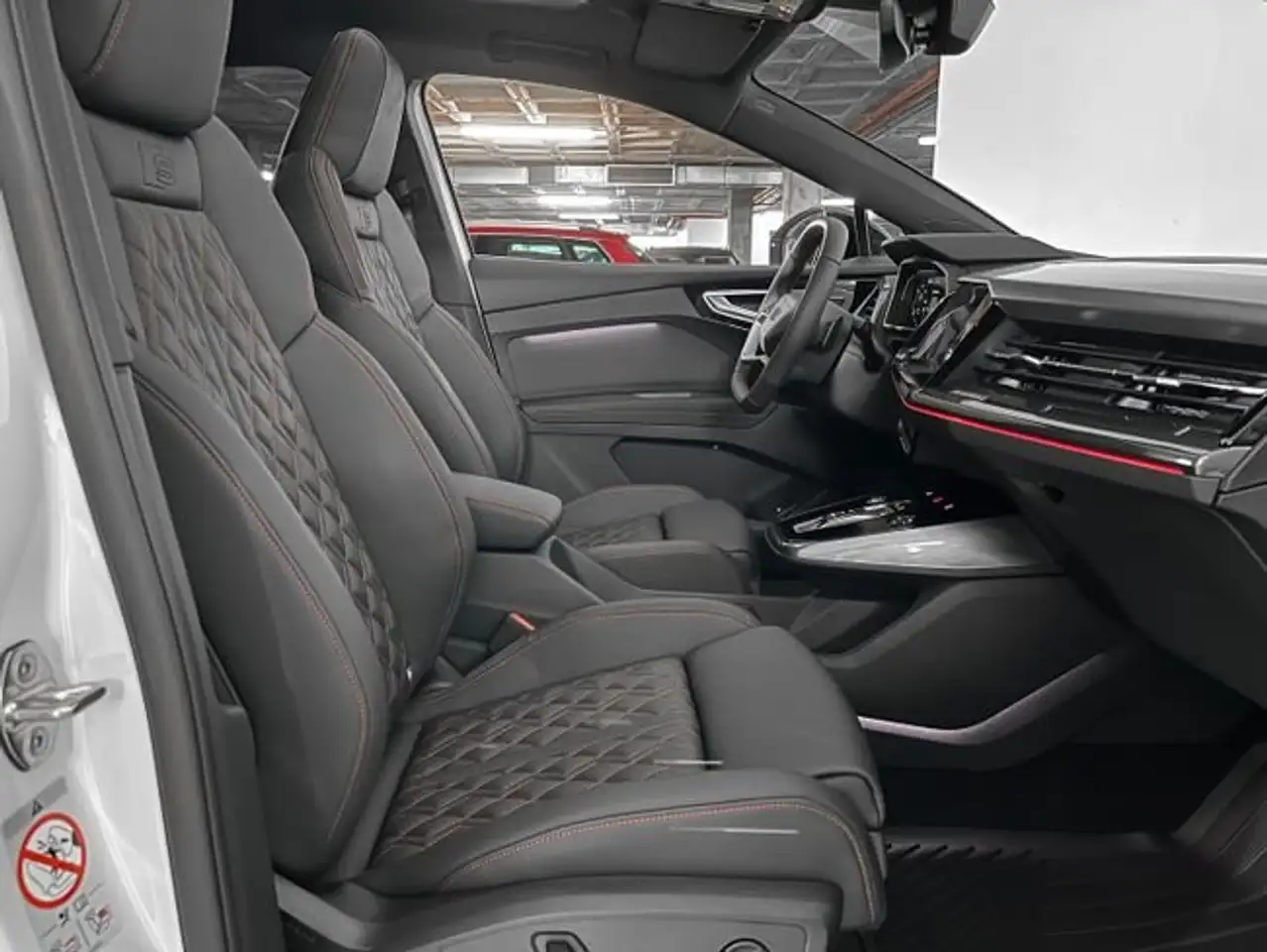 Audi Q4 e-tron Sportback 45 S line 210 kW (285 CV) quattro — معرض صور السيارة 23
