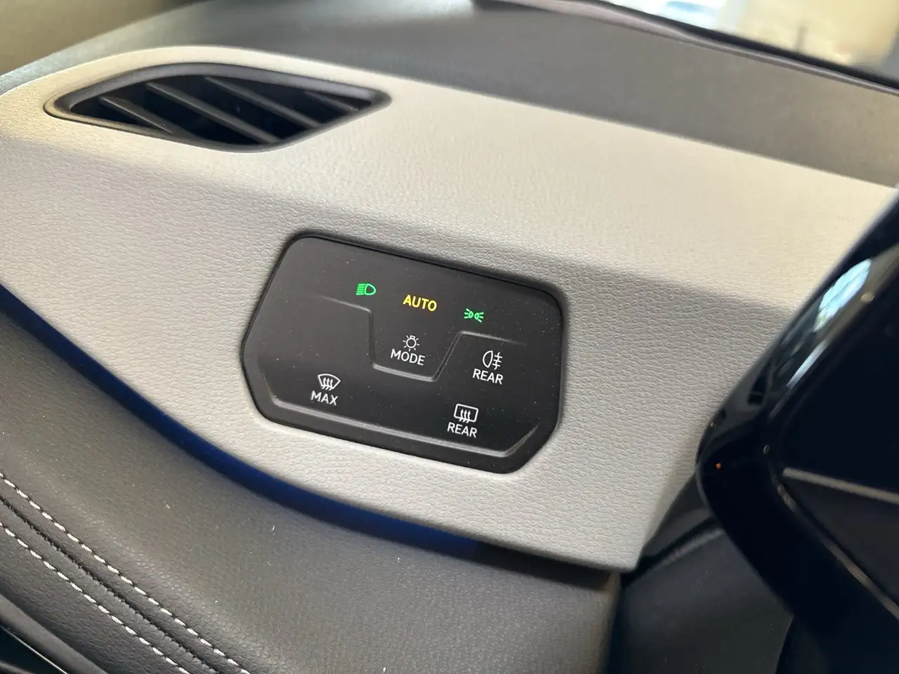 Volkswagen ID.3 Pro MOVE CAM ACC LM19 NAVI CARPLAY SITZHEIZ — Vehicle gallery 22