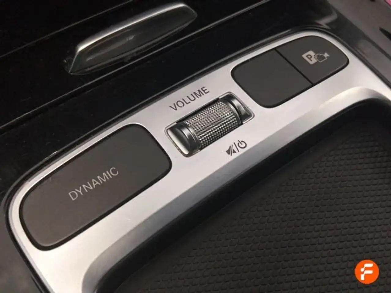 Mercedes-Benz GLB 200 d — Galerie du véhicule 21