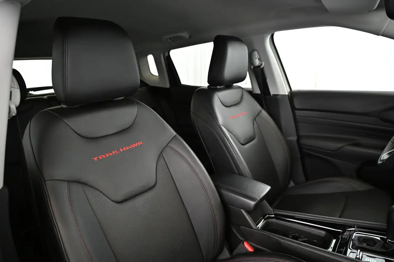 Jeep Compass 1.3 PHEV 240 4xe Trailhawk LED/LEDER/ACC/17 — معرض صور السيارة 31