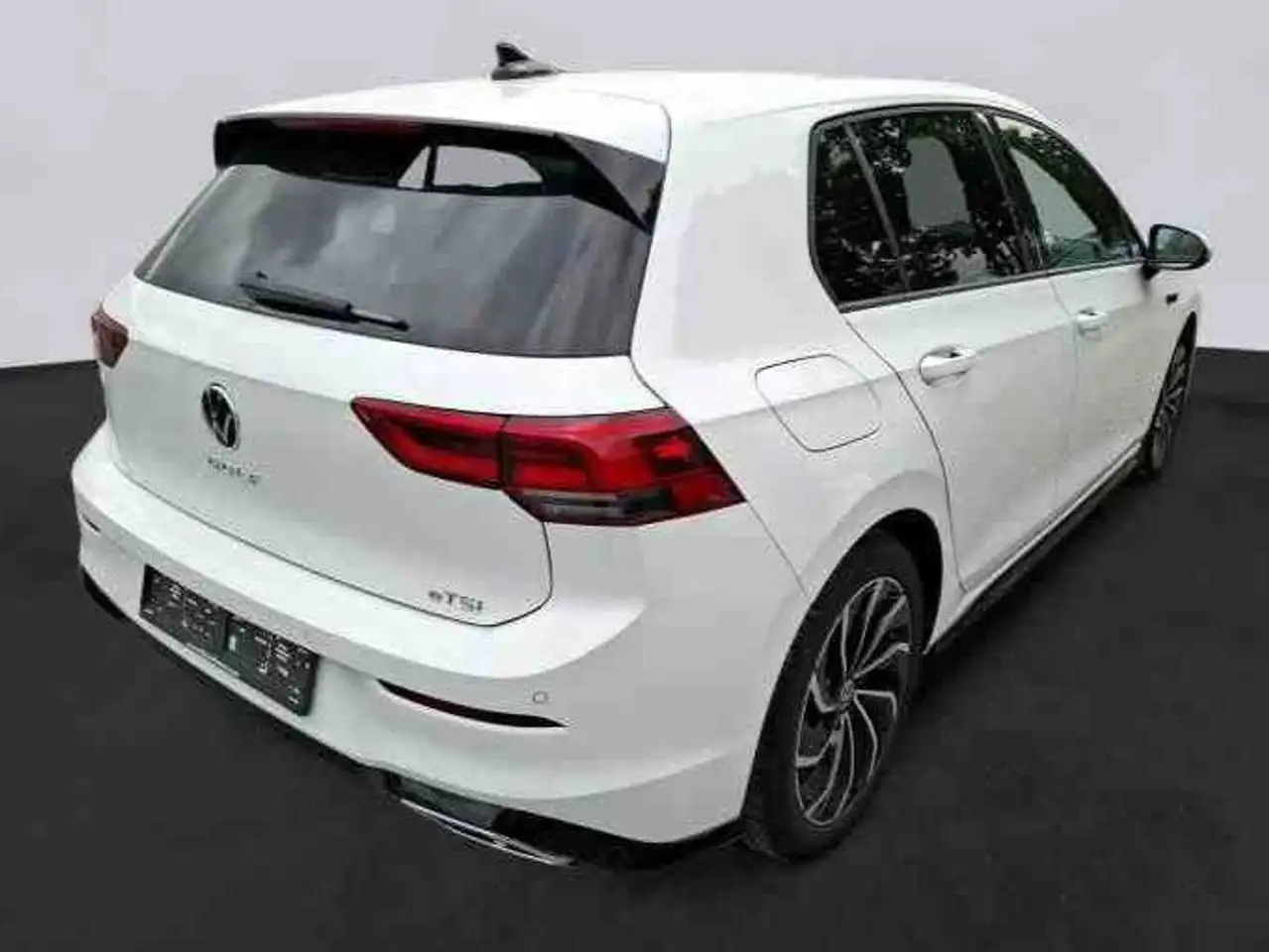 Volkswagen Golf VIII 1,5 eTSI R-Line DSG RFK*LM17*App-Con. — Vehicle gallery 6