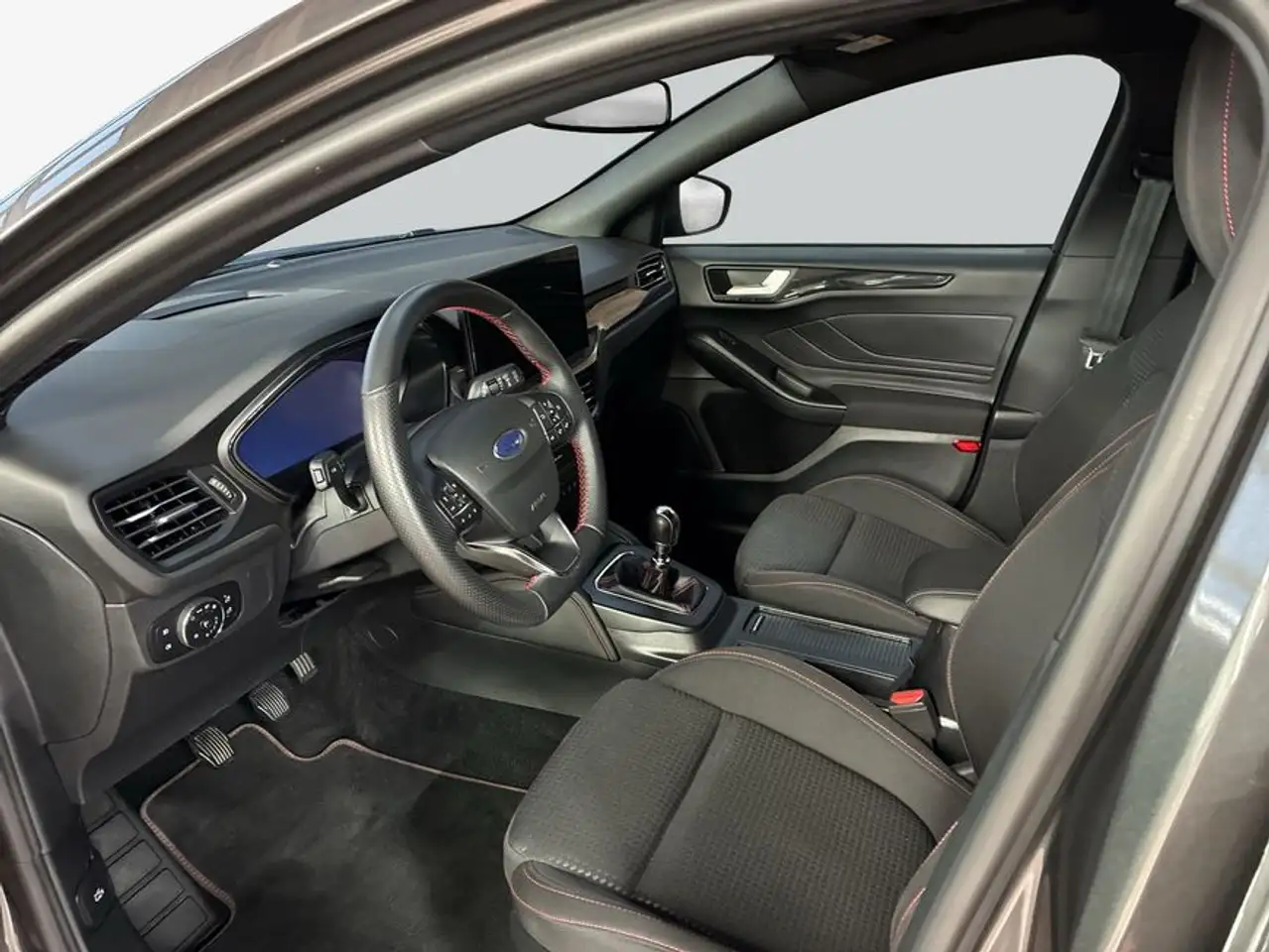 Ford Focus Turnier ST-LINE X 1.0 EcoBoost Hybrid — معرض صور السيارة 9