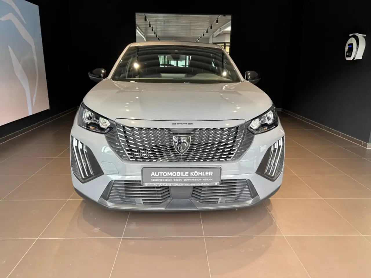 Peugeot 2008 Neuer Active PureTech 100 DAB NAVI SITZHZG — Galerie du véhicule 2