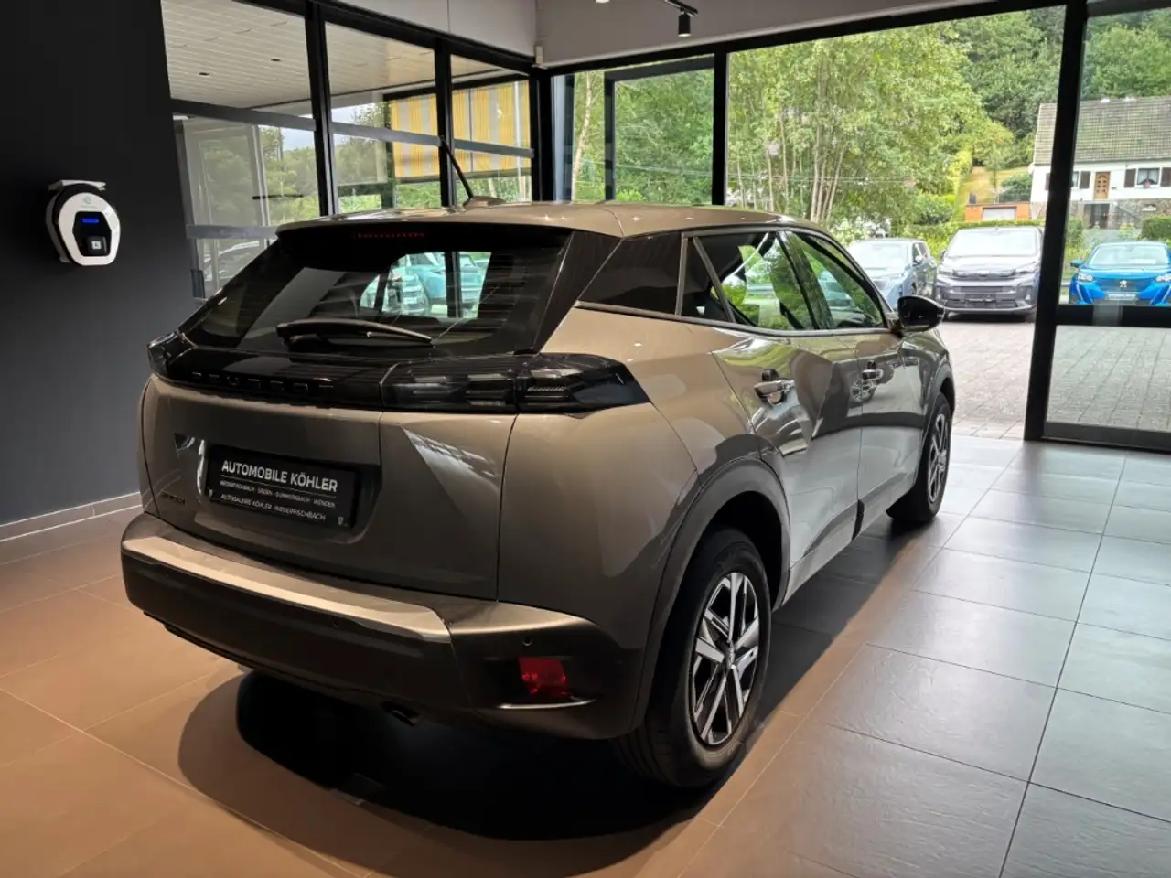 Peugeot 2008 Neuer Active PureTech 100 DAB NAVI SITZHZG — Galerie du véhicule 5