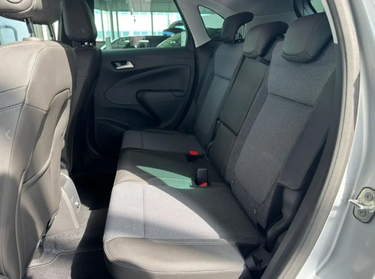 Opel Crossland 1.2 Turbo Elegance Paket LED+Navi+SHZ — Galerie du véhicule 9
