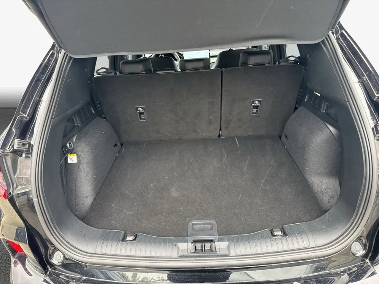 Ford Kuga 2.5 Duratec FHEV ST-LINE X — Galería del vehículo 8