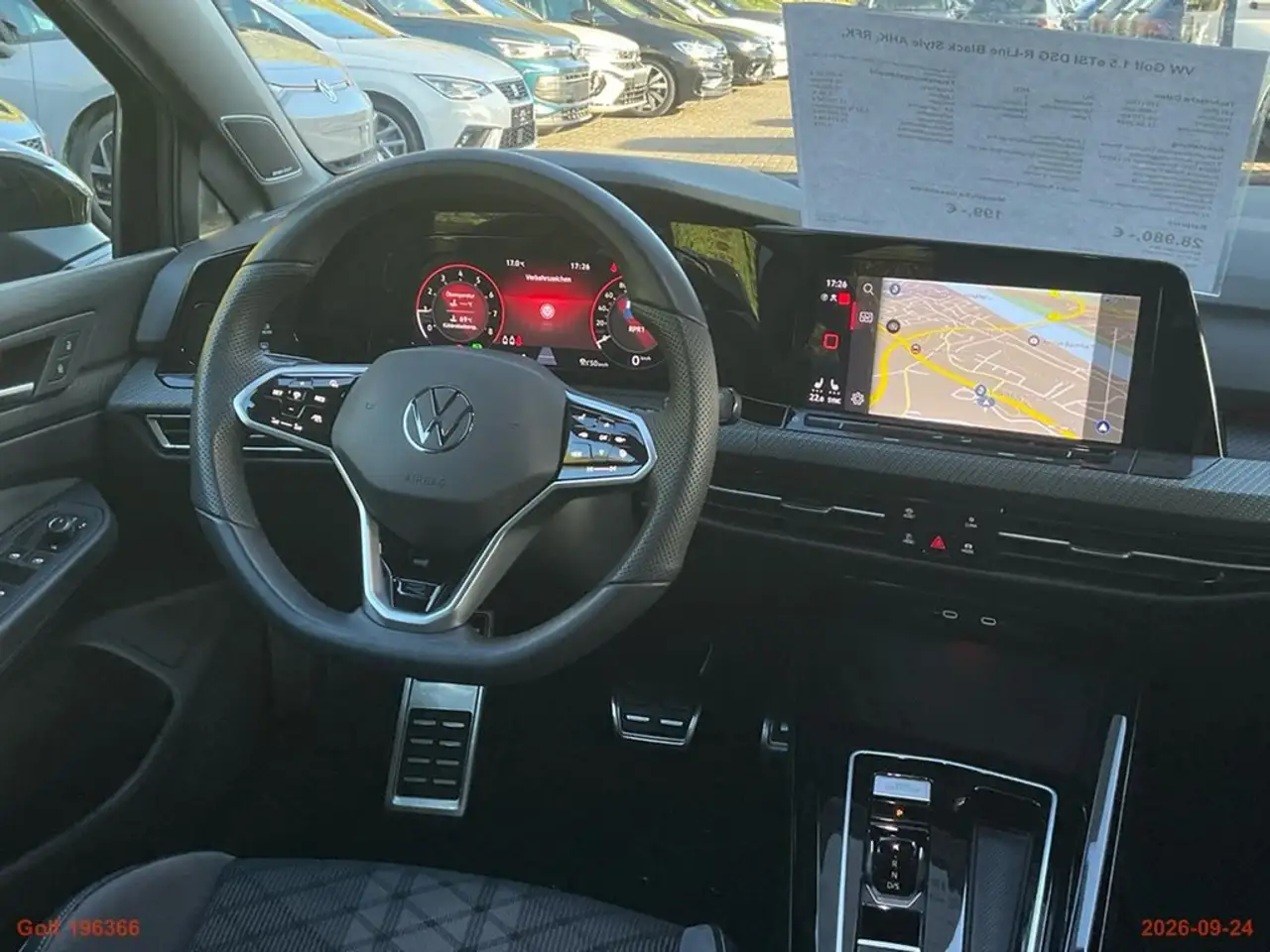 Volkswagen Golf 1.5 eTSI DSG R-Line Black Style AHK, RFK, H/K, ... — Vehicle gallery 8