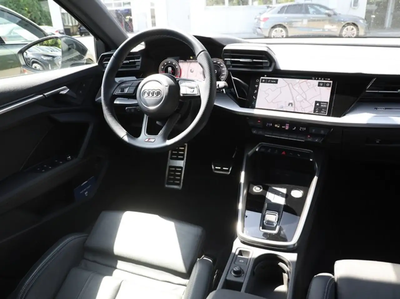 Audi A3 Sportback 35 TFSI Advanced AHK Leder ACC LED Na... — معرض صور السيارة 9