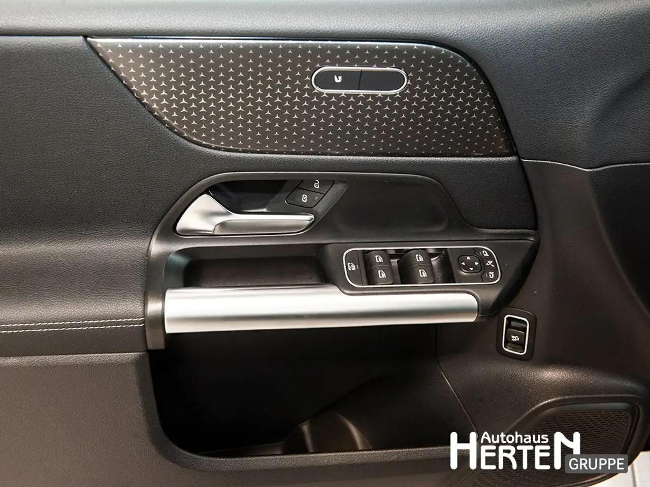 Mercedes-Benz B 200 PRPGRESSIVE+AHK+LED+360°+TOTWINKEL+EASYPA. — Galería del vehículo 9