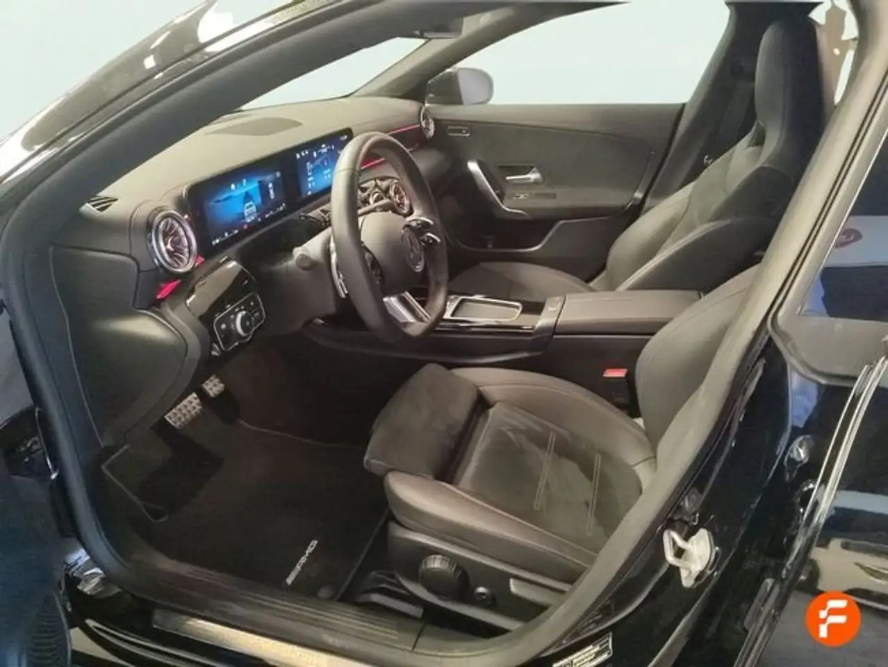Mercedes-Benz CLA 200 — Vehicle gallery 15