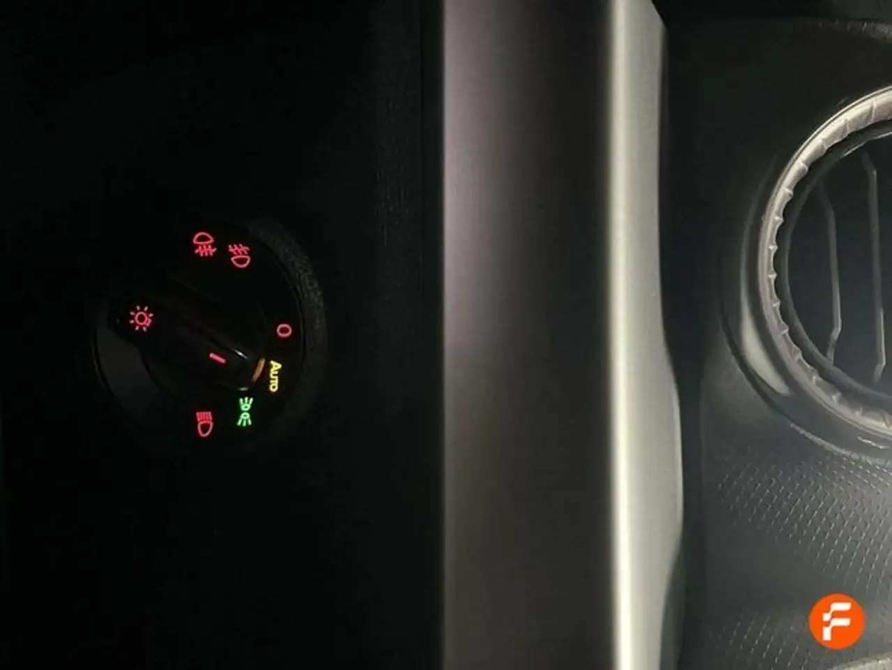 SEAT Ibiza 1.0 TSI S&S Special Edition 115 — Galería del vehículo 22