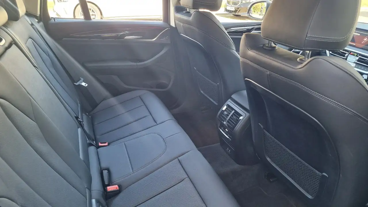 BMW X3 xDrive20i HiFi DAB LED WLAN Parkassistent — معرض صور السيارة 10