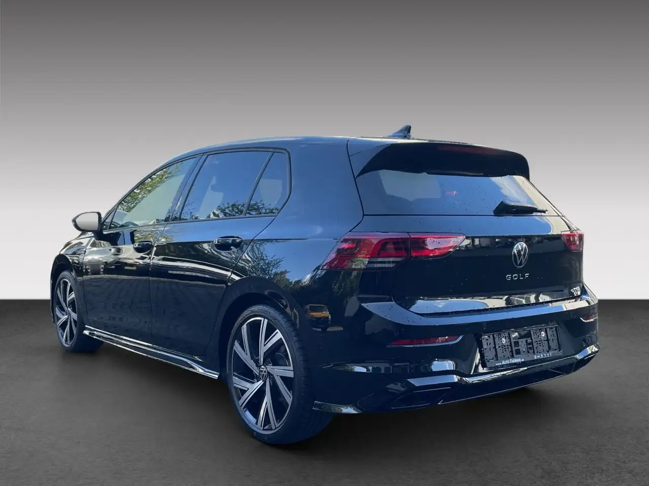 Volkswagen Golf VIII R-Line 1.5 eTSI DSG NAVI+ACC+RFK — Galerie du véhicule 5
