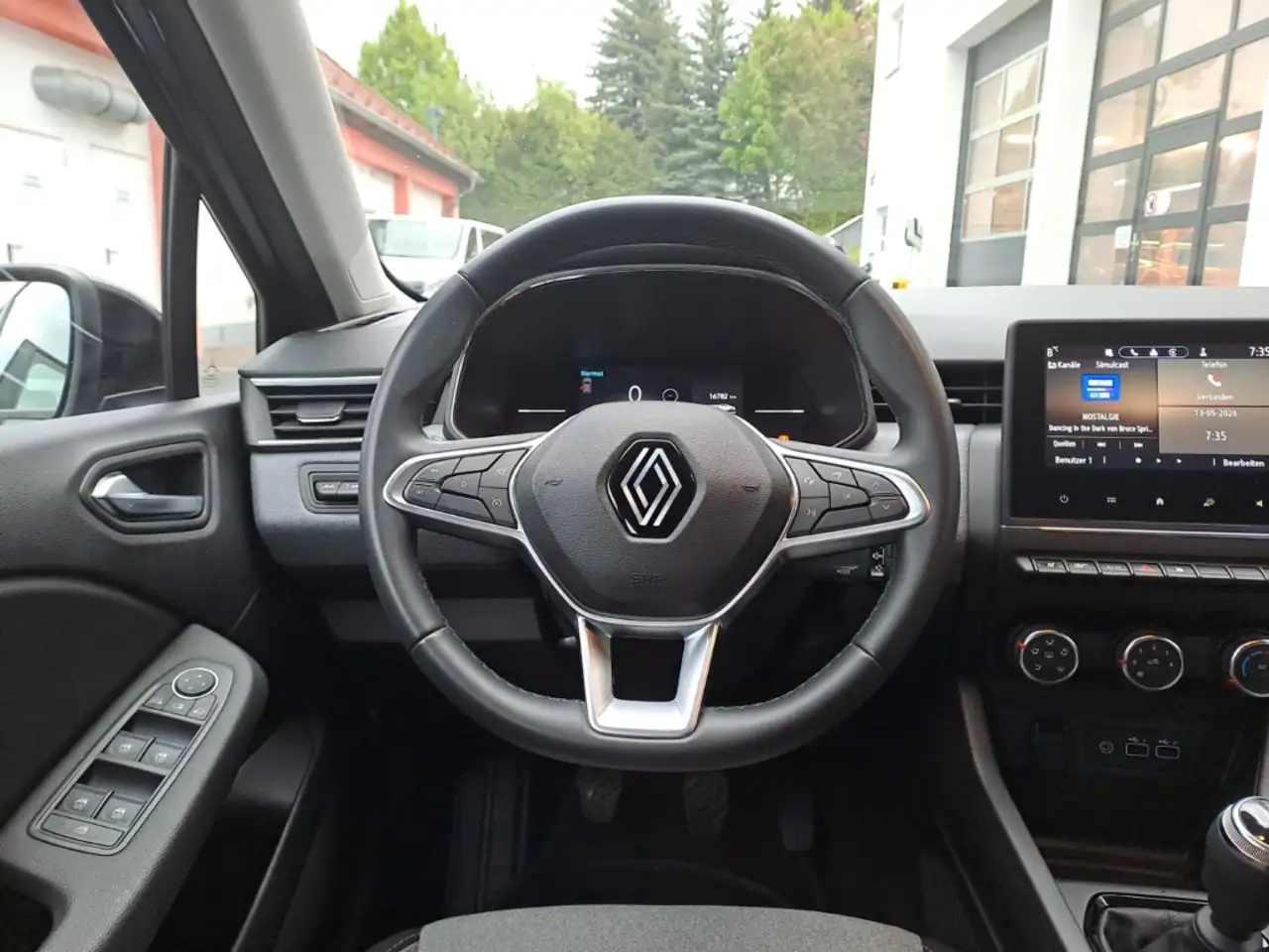 Renault Clio EVOLUTION TCe 90 Evolution KLIMA+SHZ+PDC+USB+LED+D — معرض صور السيارة 15