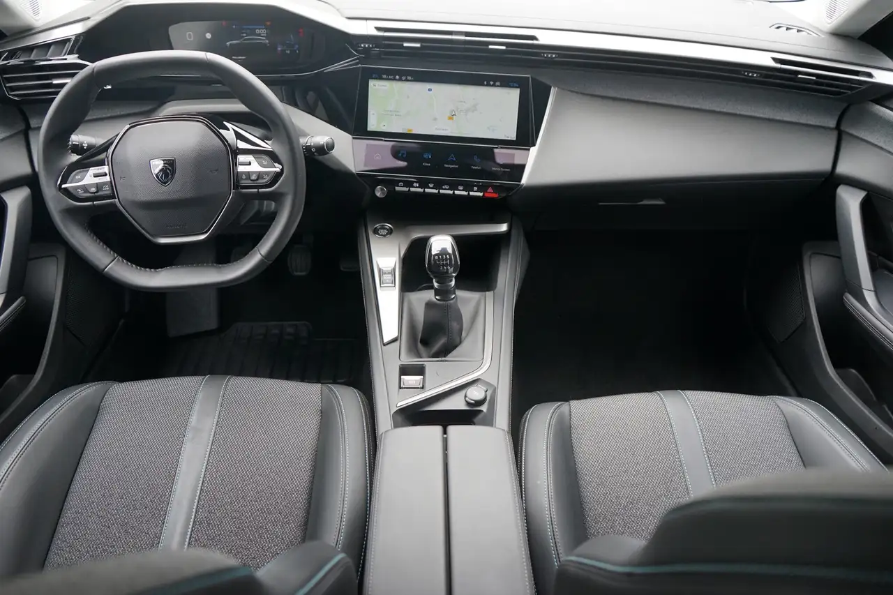 Peugeot 308 1.2 PureTech 130 LED Navi Kamera — Galería del vehículo 6