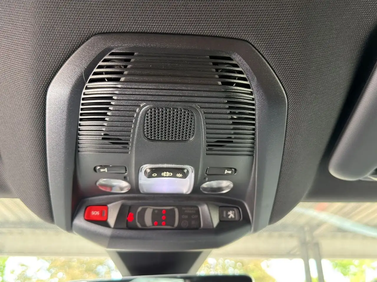Peugeot 3008 Hybrid4 300 GT Navi ACC Night Vision Focal — Galerie du véhicule 25