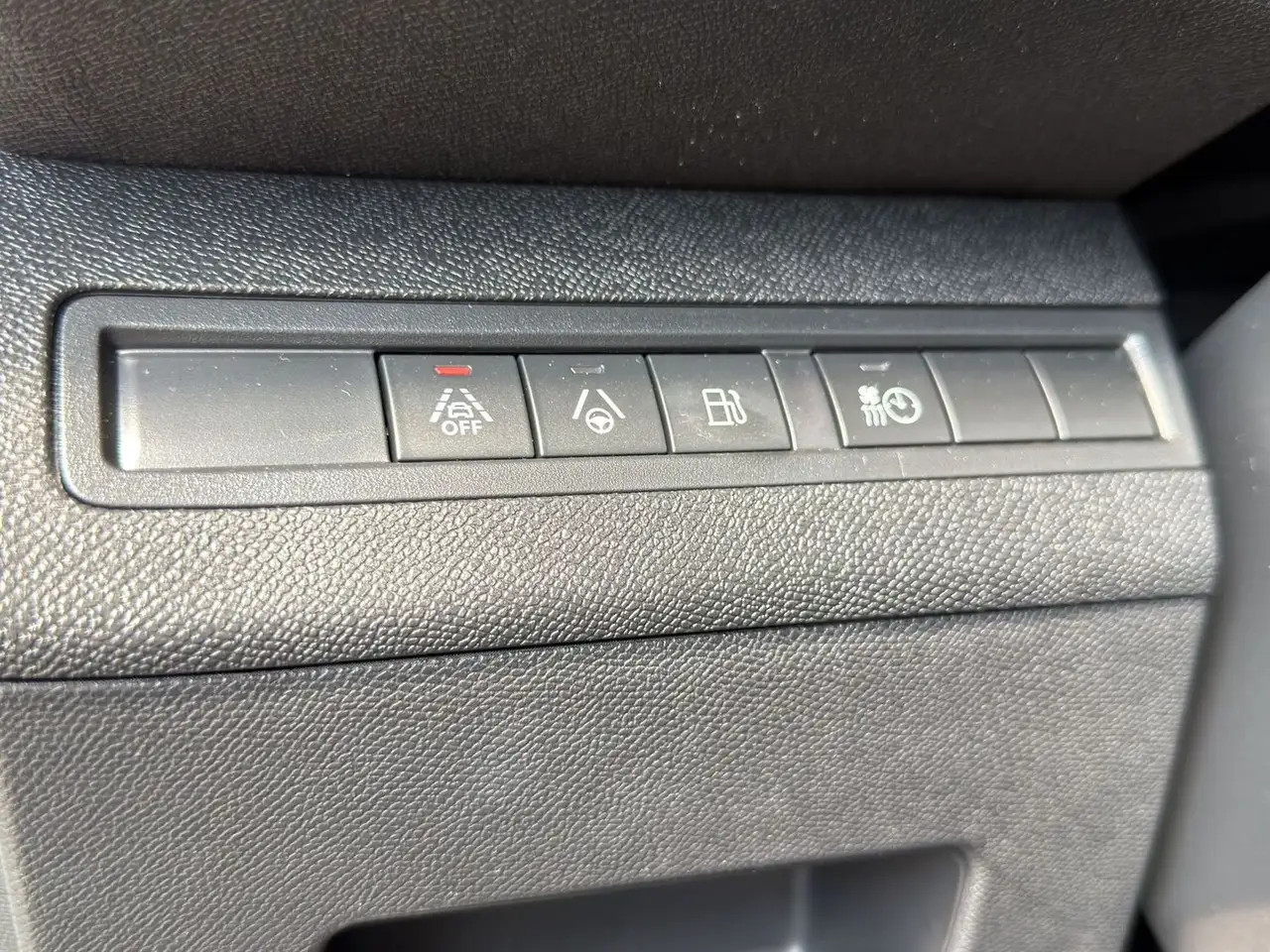 Peugeot 3008 Hybrid4 300 GT Navi ACC Night Vision Focal — Galerie du véhicule 23