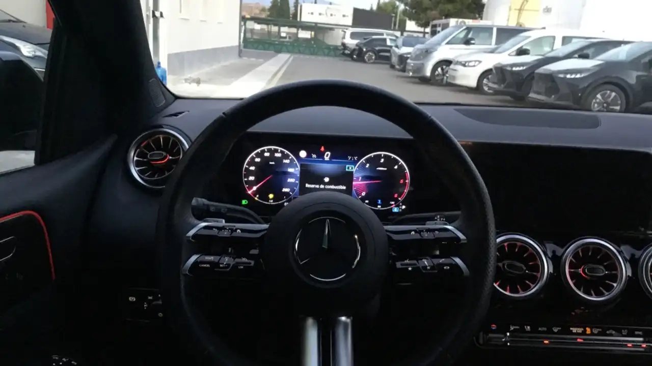 Mercedes-Benz B 200 -CLASS D — معرض صور السيارة 9