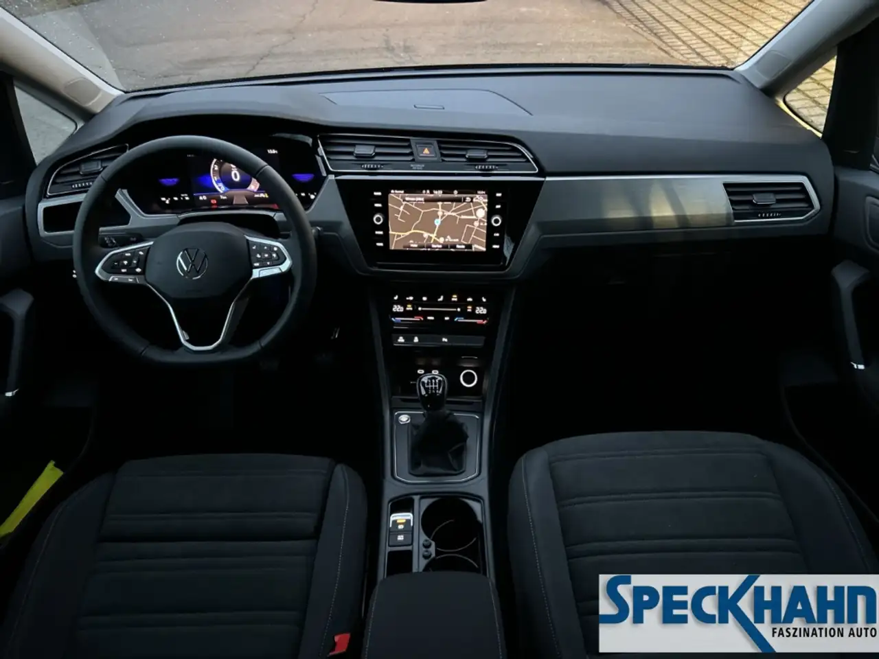 Volkswagen Touran Comfortline BMT 1.5 TSI Climatronic Navi digitales — Vehicle gallery 14