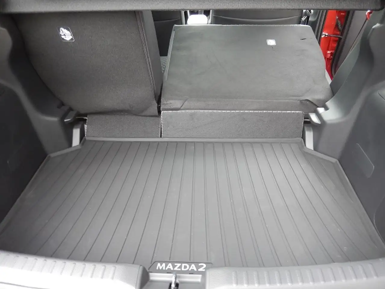 Mazda 2 Hybrid 2024 5HB 1.5L VVT-i 116 PS e-CVT FWD HOMUR — Galería del vehículo 20