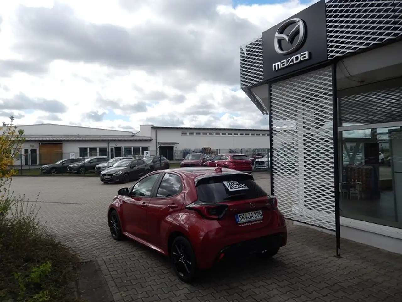 Mazda 2 Hybrid 2024 5HB 1.5L VVT-i 116 PS e-CVT FWD HOMUR — Galería del vehículo 16