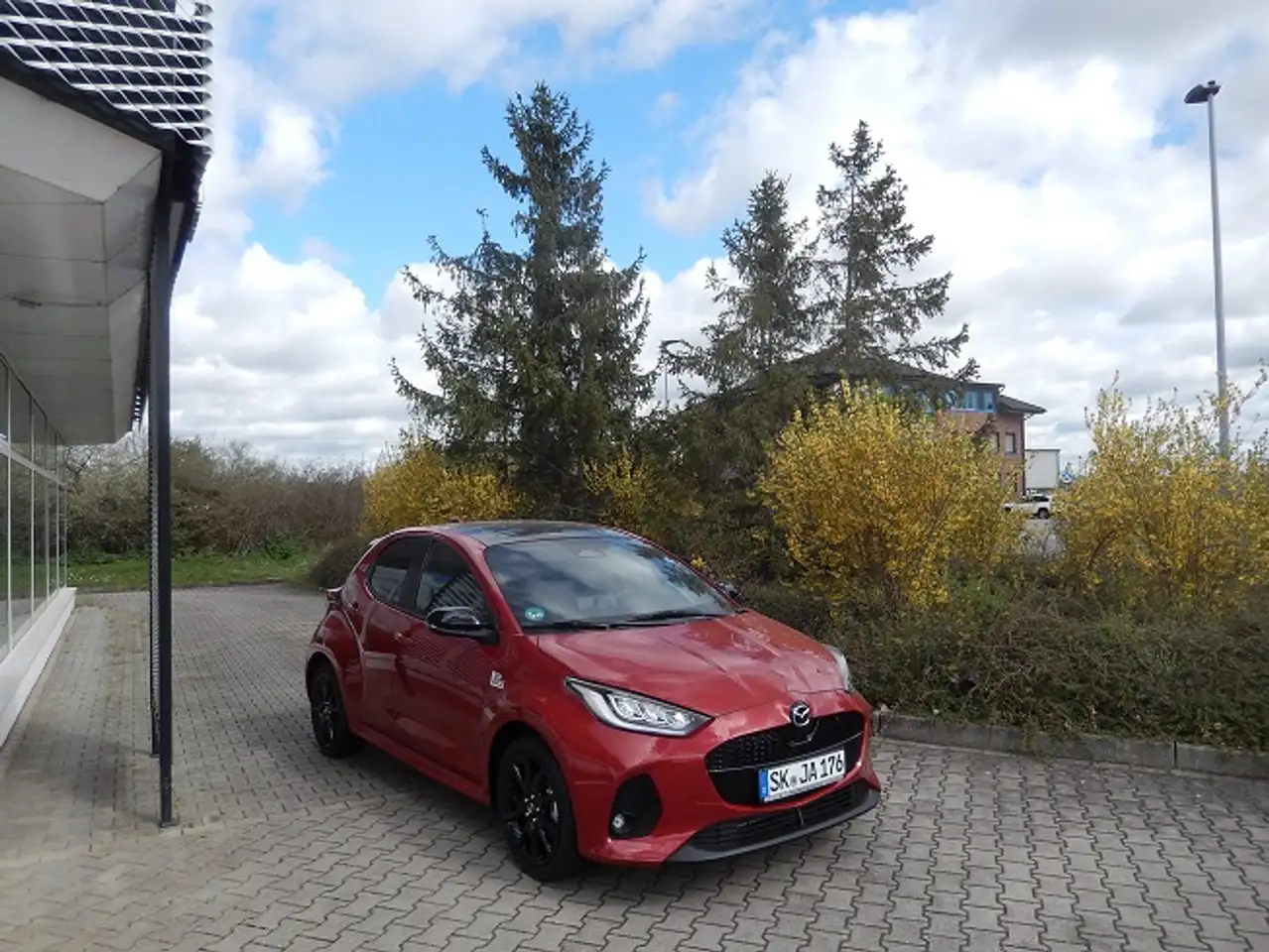 Mazda 2 Hybrid 2024 5HB 1.5L VVT-i 116 PS e-CVT FWD HOMUR — Galería del vehículo 4