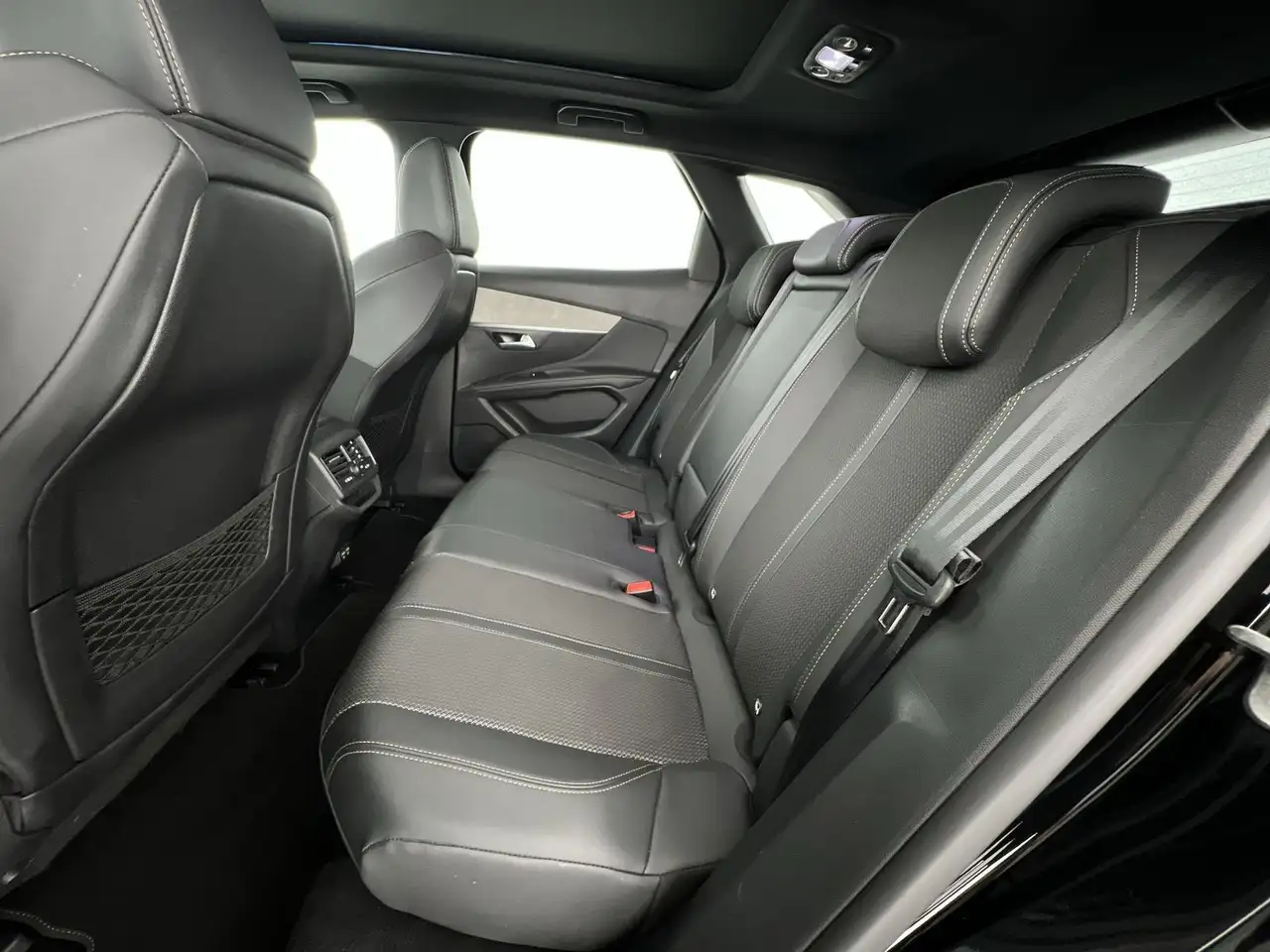 Peugeot 3008 GT 1.2 AT*Panorama*PDC*LED*SHZ*uvm — Galerie du véhicule 8