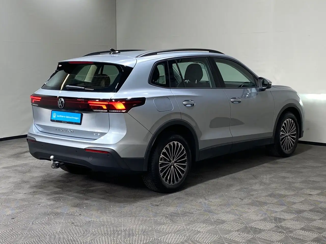 Volkswagen Tiguan Life 1.5 eTSI DSG | AHK LED ACC NAVI DAB — Galería del vehículo 15