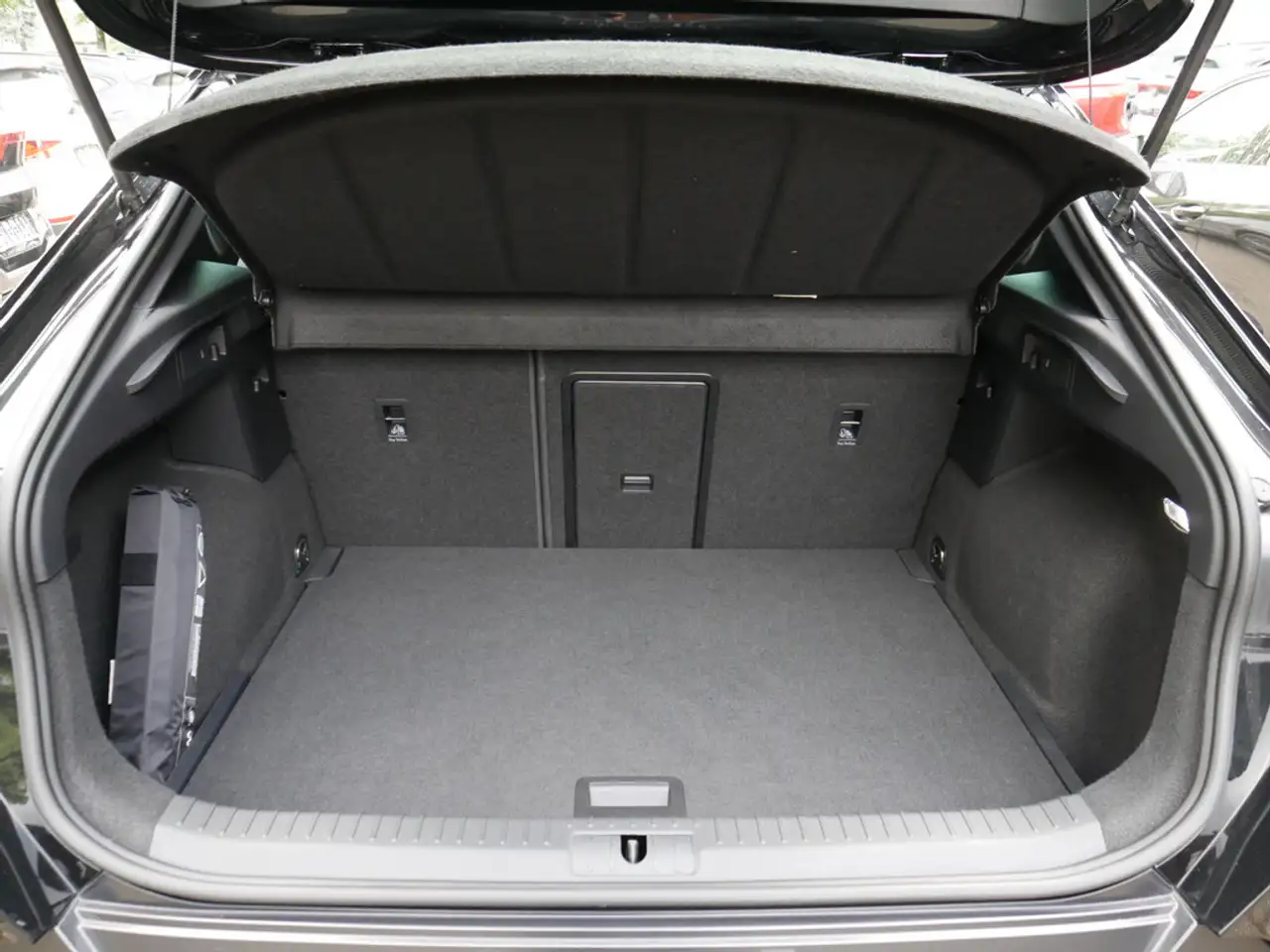 CUPRA Formentor 2.0 TSI VZ Tribe Edition 4Drive LED — معرض صور السيارة 22