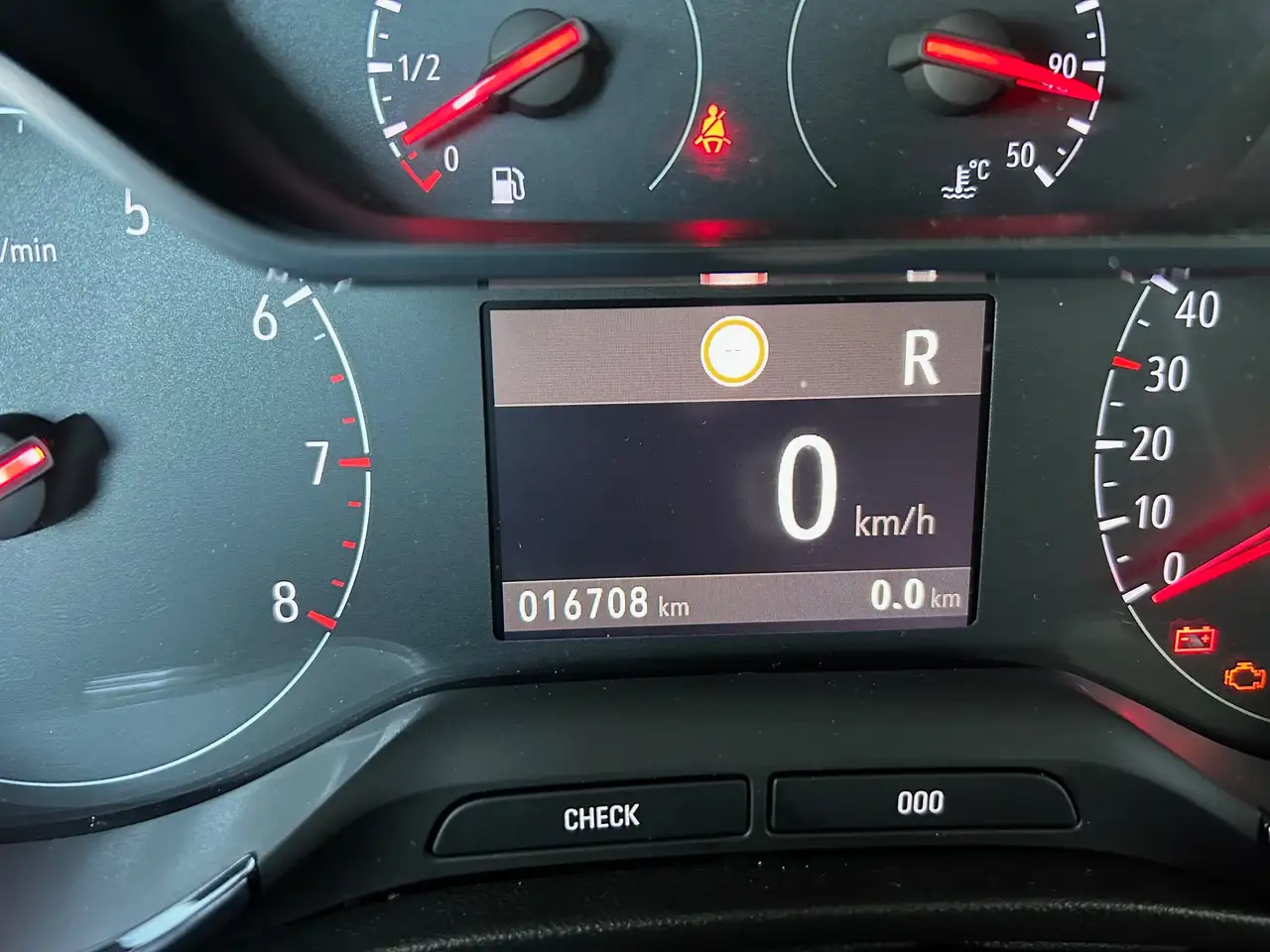 Opel Crossland Automatik / Navi / Klima / Sitzheiz. / Kamera — معرض صور السيارة 14