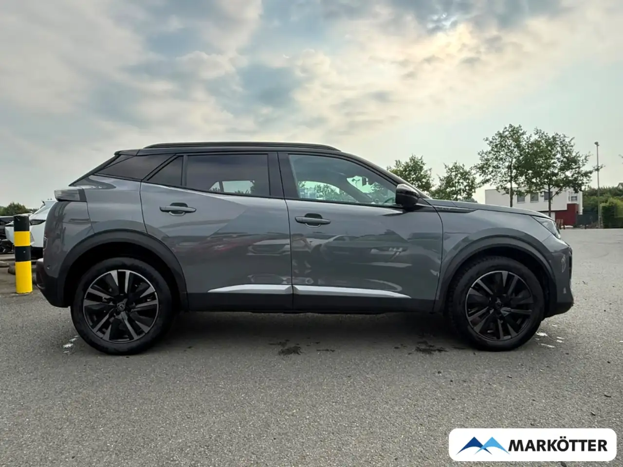 Peugeot 2008 GT BLIS/CAM/SHZ/NAVI/LED/ALCANTARA/MASSAGE — Vehicle gallery 3