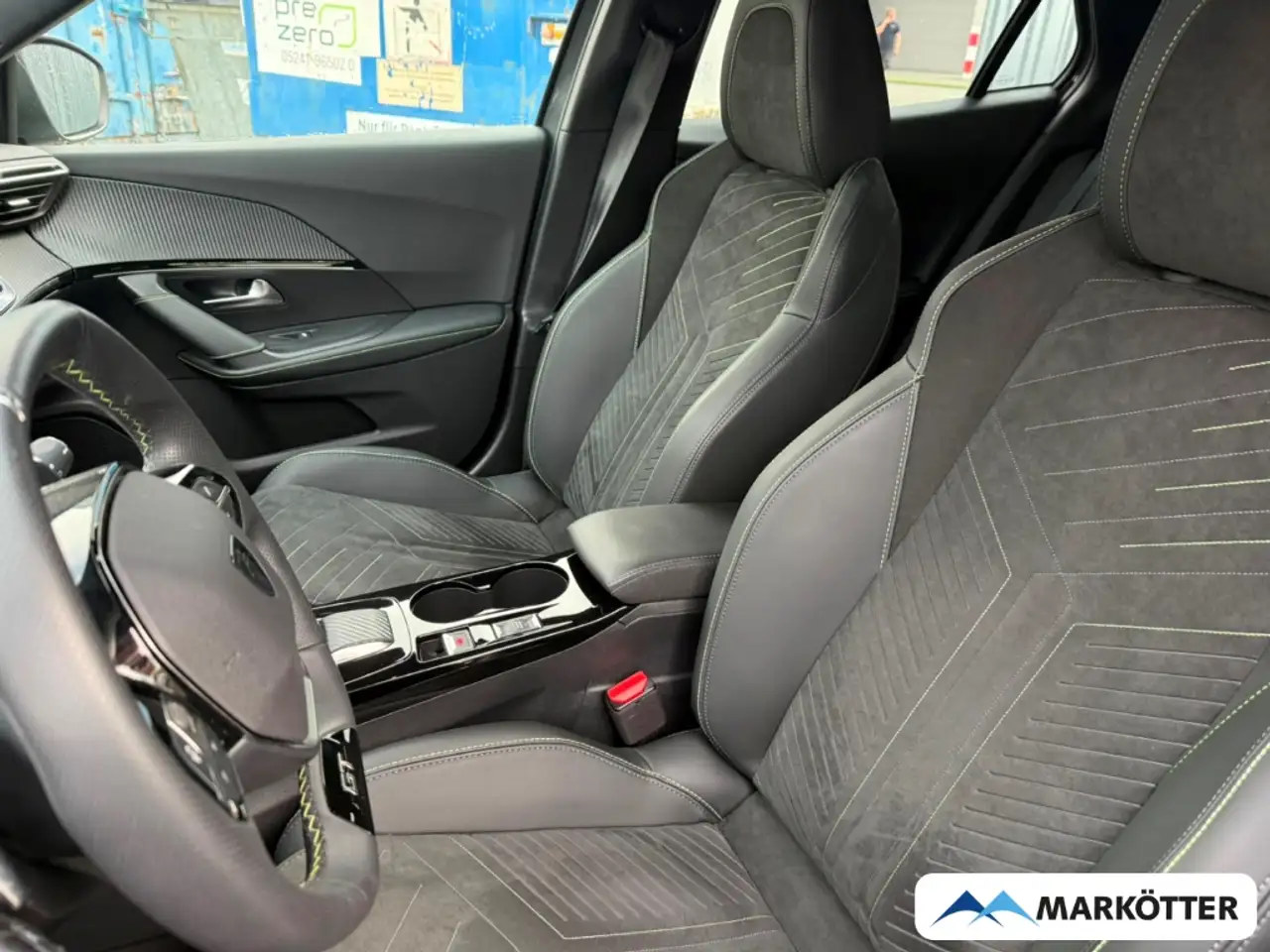 Peugeot 2008 GT BLIS/CAM/SHZ/NAVI/LED/ALCANTARA/MASSAGE — Vehicle gallery 9