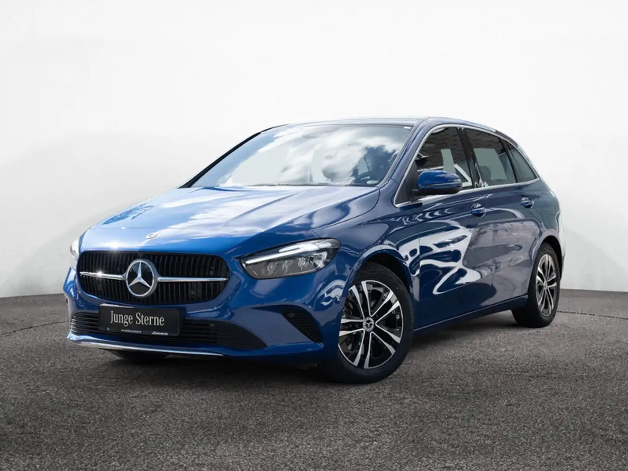 Mercedes-Benz B 250 4M Progressive/LED/Cam/Pano/AHK/EASY-P/SHZ — Galería del vehículo 2