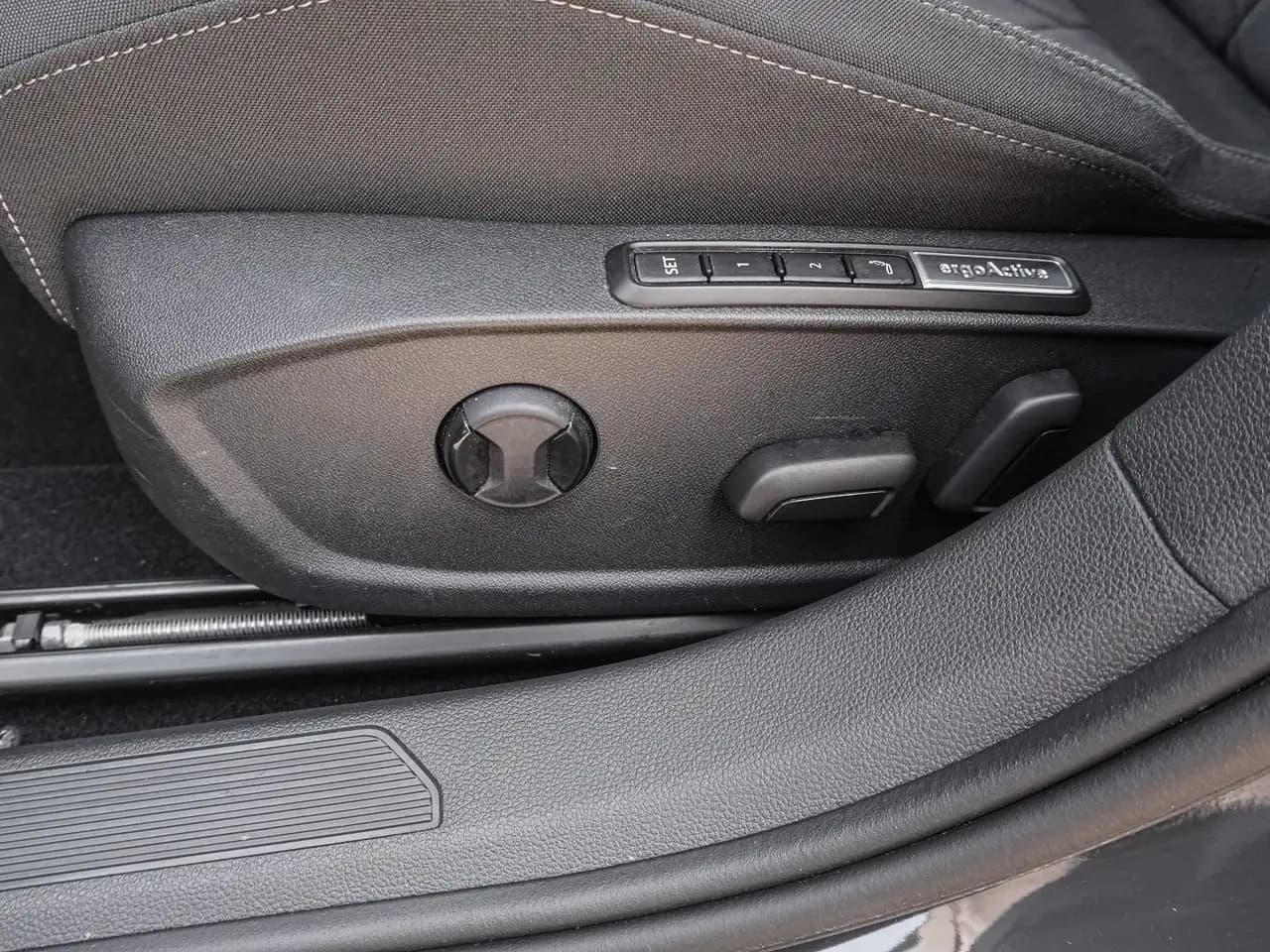 Volkswagen Golf 1.5 TSI Style NAVI LHZ ACC KAMERA AMBIENTE — Galerie du véhicule 16
