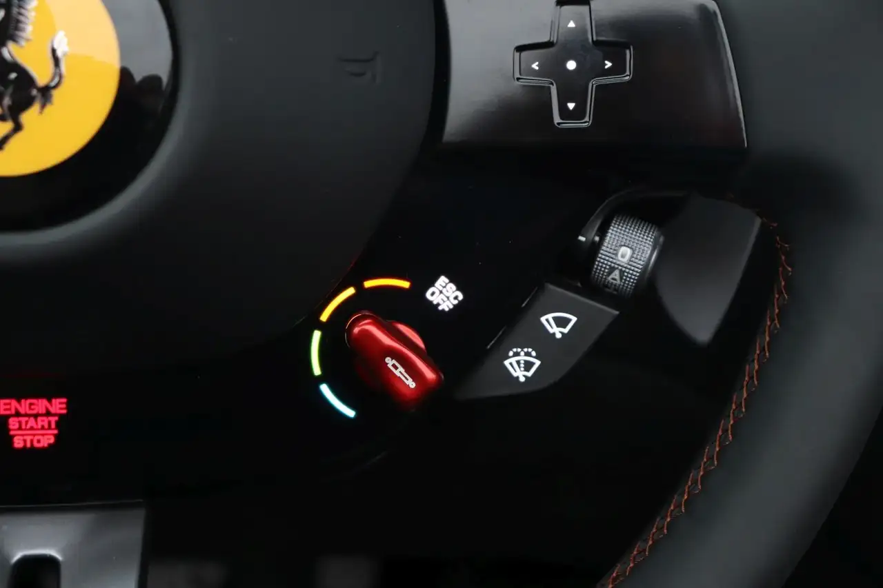 Ferrari Roma Spider +GRIGIO SCURO+SITZBELÜFT+JBL+NACKENWÄRMER+ — Vehicle gallery 27