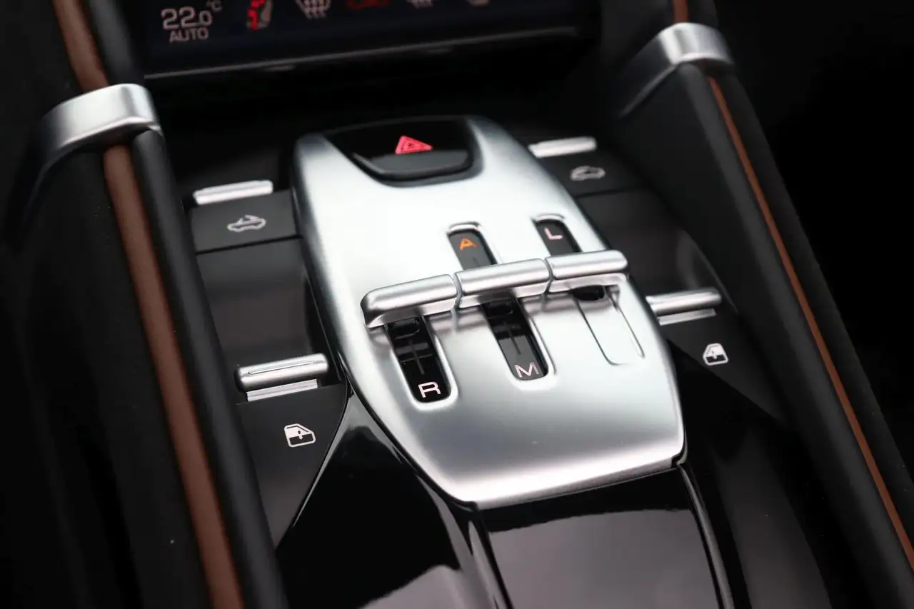Ferrari Roma Spider +GRIGIO SCURO+SITZBELÜFT+JBL+NACKENWÄRMER+ — Vehicle gallery 14