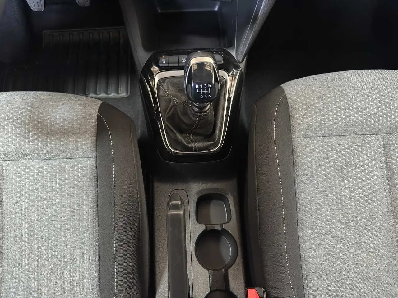 Opel Corsa 1.2 Turbo //Kamera/Sitzheizung/PDC — معرض صور السيارة 11
