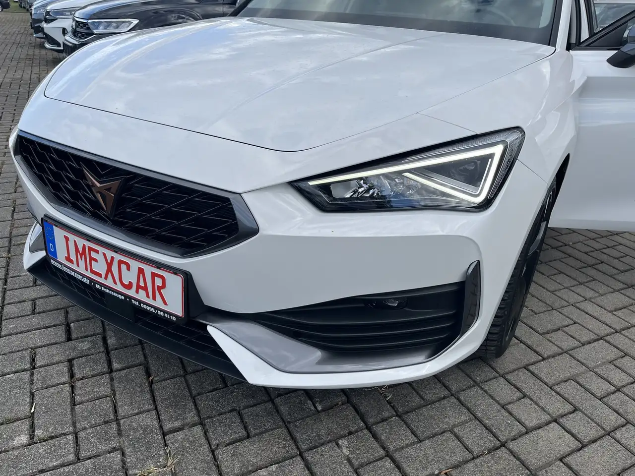 CUPRA Leon 1,5 TSI Sportstourer + AHK + Voll LED + ACC + 18 Z — معرض صور السيارة 5