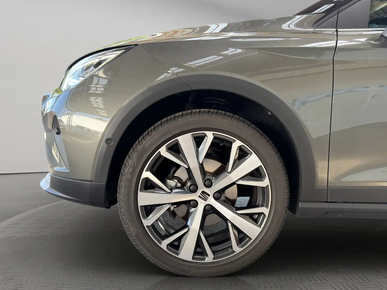 SEAT Arona 1,0 TSI Xperience Navi LED RFK APP Connect — Galerie du véhicule 21