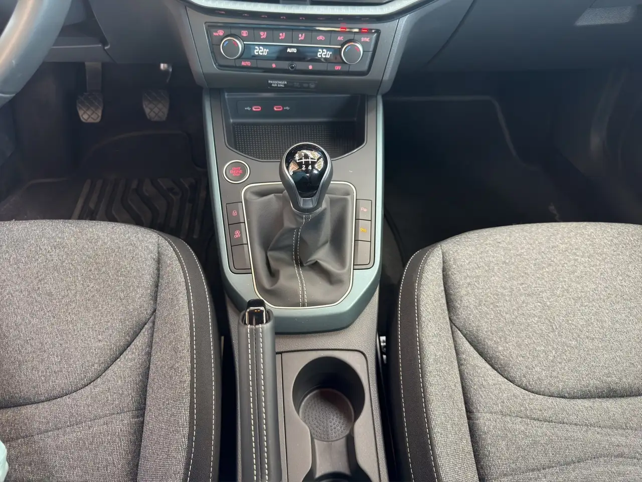 SEAT Arona 1,0 TSI Xperience Navi LED RFK APP Connect — Galerie du véhicule 15