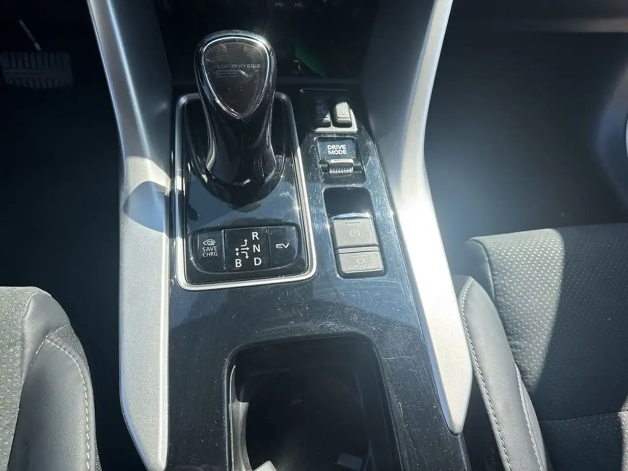 Mitsubishi Eclipse Cross Plug-In Hybrid 4WD Plus — Galerie du véhicule 21