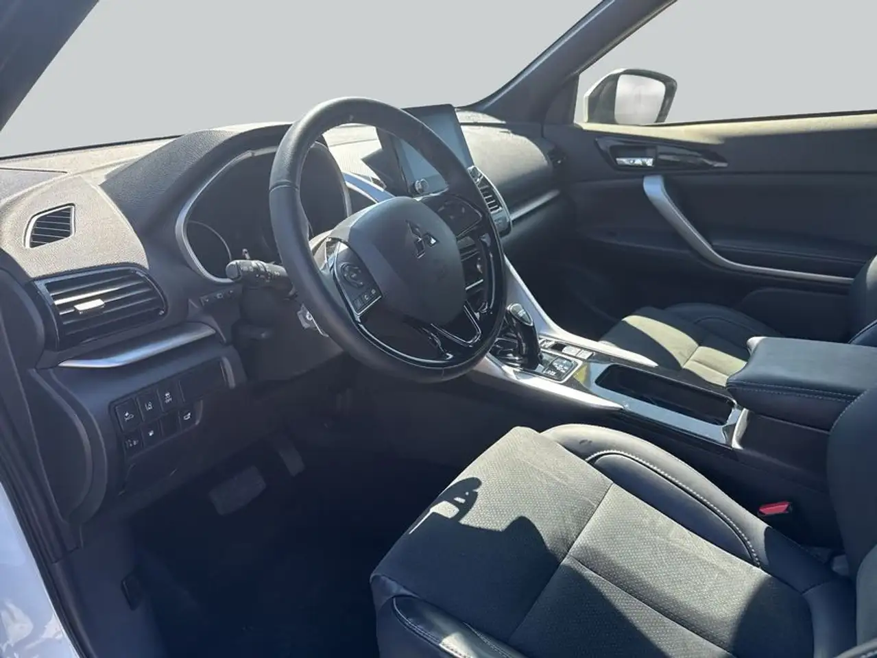 Mitsubishi Eclipse Cross Plug-In Hybrid 4WD Plus — Galerie du véhicule 11