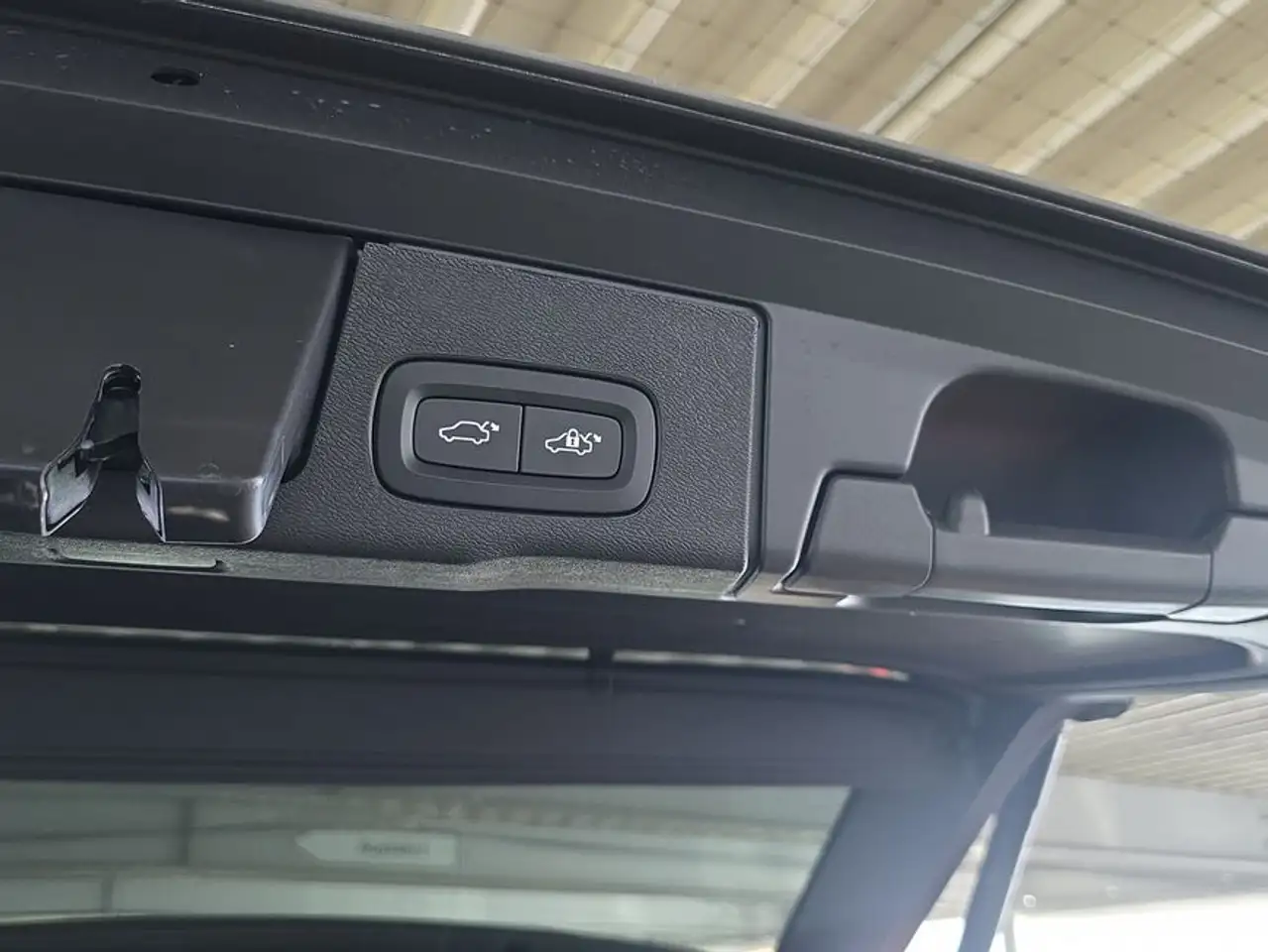 Volvo XC60 XC60 B5 B AWD Core — معرض صور السيارة 17