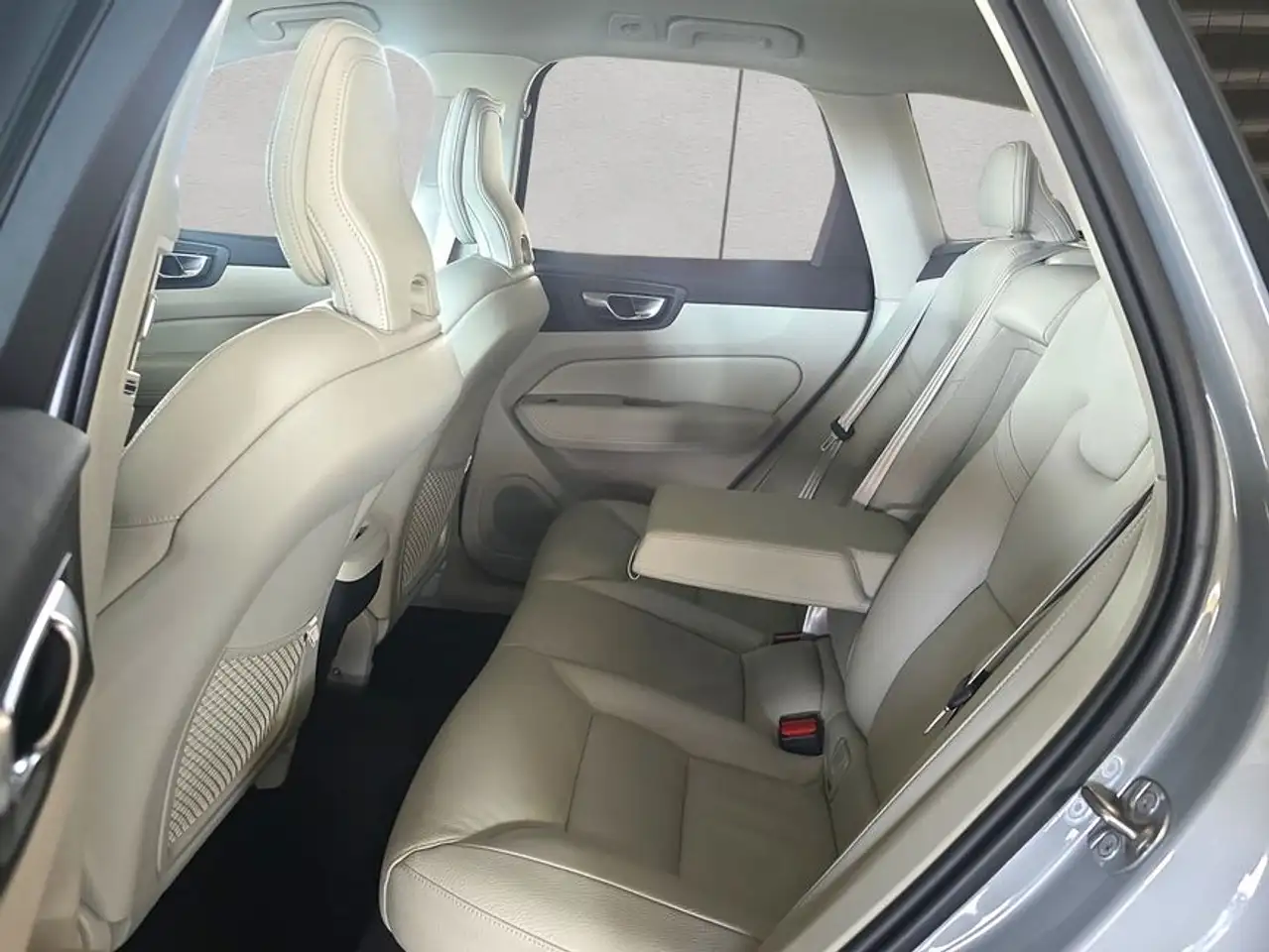 Volvo XC60 XC60 B5 B AWD Core — معرض صور السيارة 14