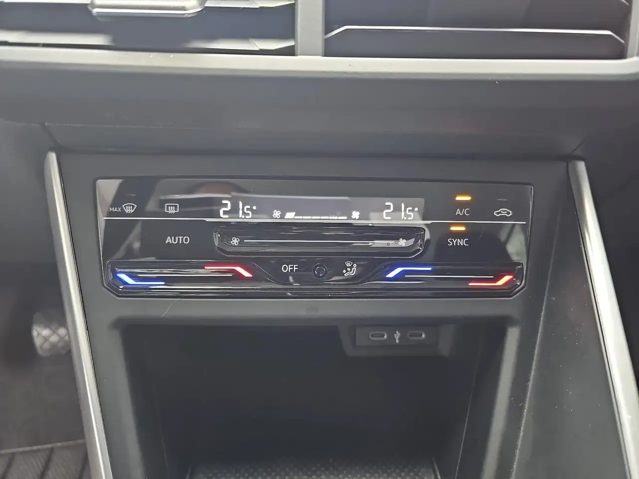 Volkswagen Taigo TAIGO 1.0 TSI LIFE NAVI LED KAMERA ACC LM — Galería del vehículo 12
