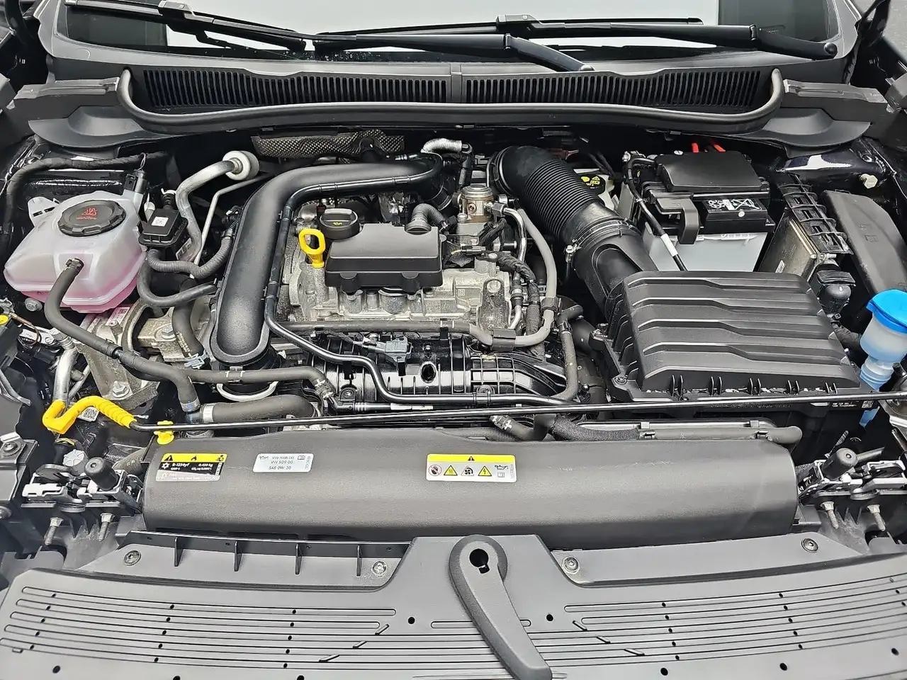 Volkswagen Taigo TAIGO 1.0 TSI LIFE NAVI LED KAMERA ACC LM — Galería del vehículo 16